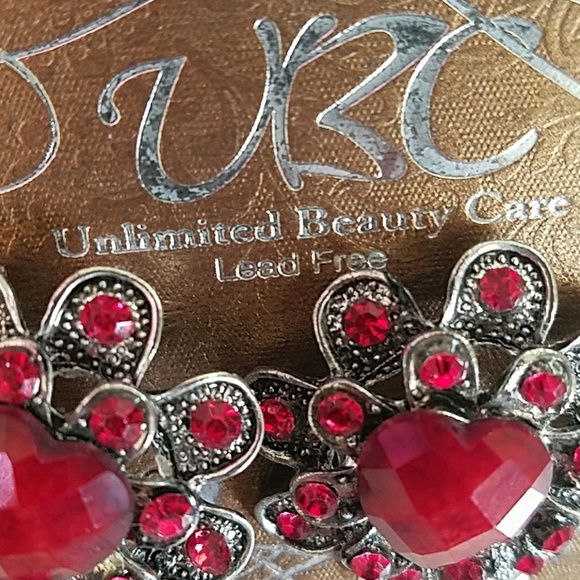 💕GIFTED💕 Fashion Earrings - Picture 6 of 6